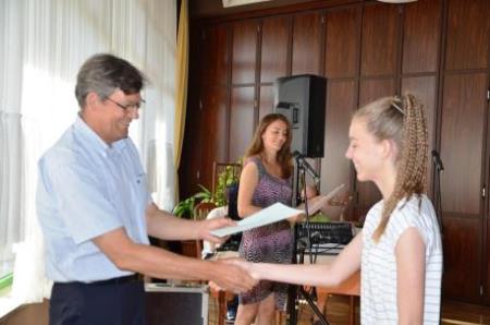 PODELITEV PRIZNANJ USPEŠNIM UČENCEM 15